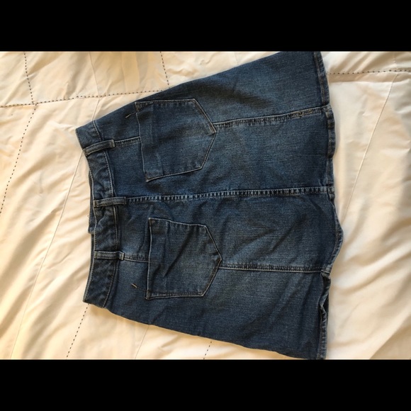 Size 4 Demin Button Skirt! - Picture 2 of 3